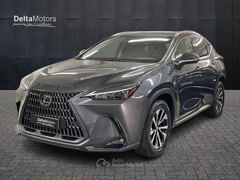 Usata Lexus NX450h+ 185 CV (136 kW) 2022 Grigio SUV