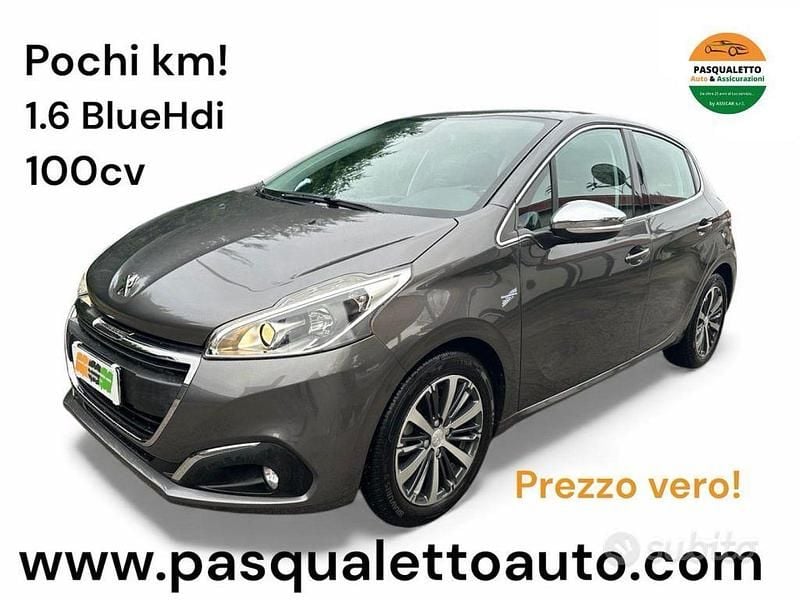 Grigio Usata 2018 Peugeot 208 Allure Due volumi | 11.900 € (Buon prezzo) - Immagine 1/4