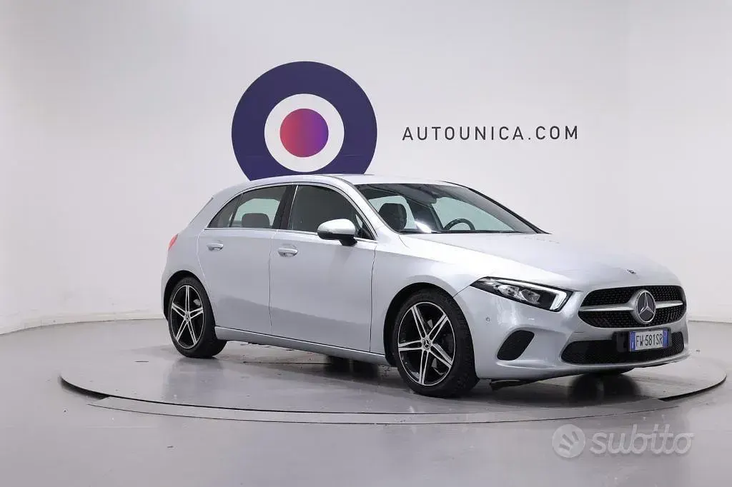 Usata Mercedes A180 116 CV (85 kW) 2019 Grigio Berlina