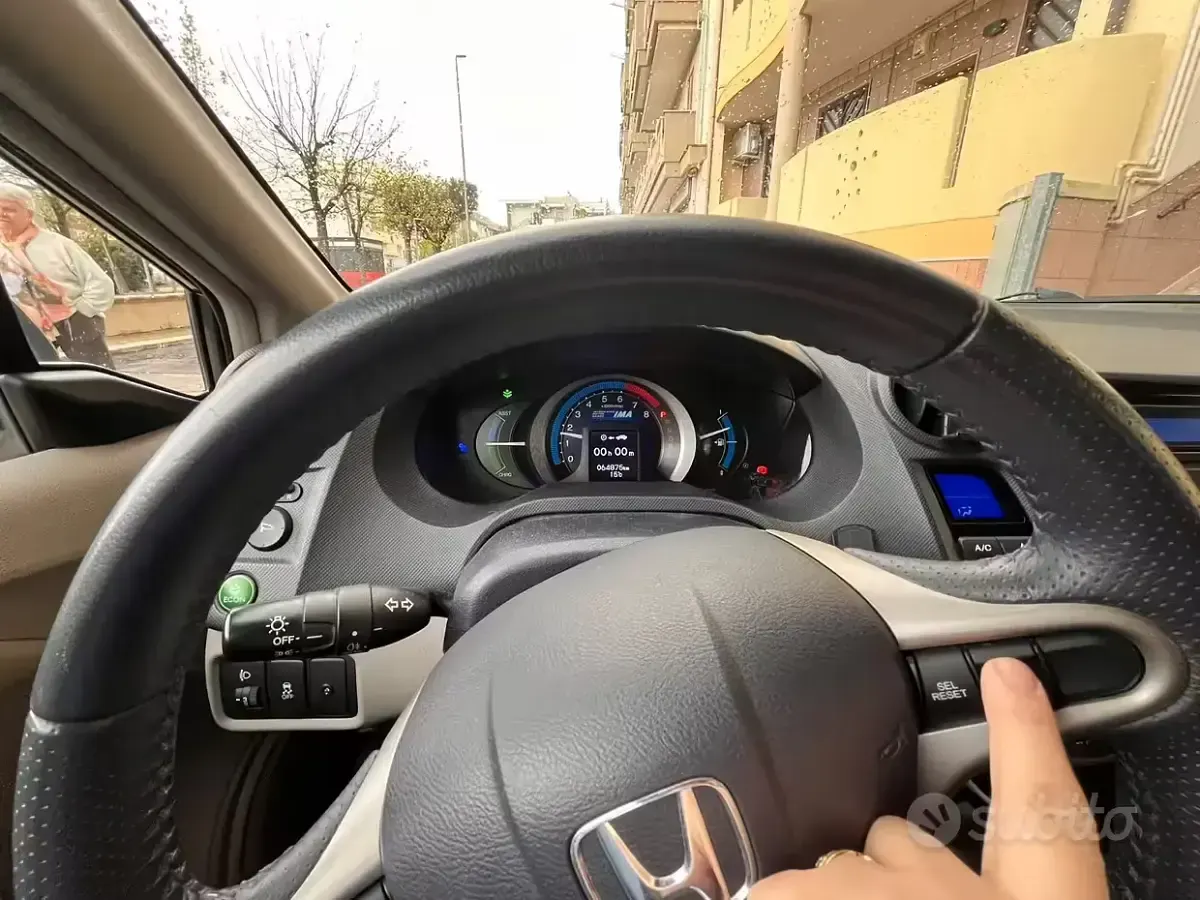 Usata Honda Insight 88 CV (64 kW) 2009 Grigio Utilitaria