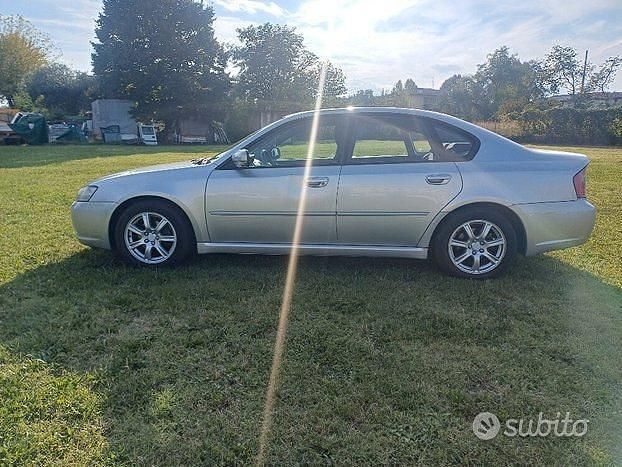 Usata Subaru Legacy 137 CV (100 kW) 2005 Grigio Berlina