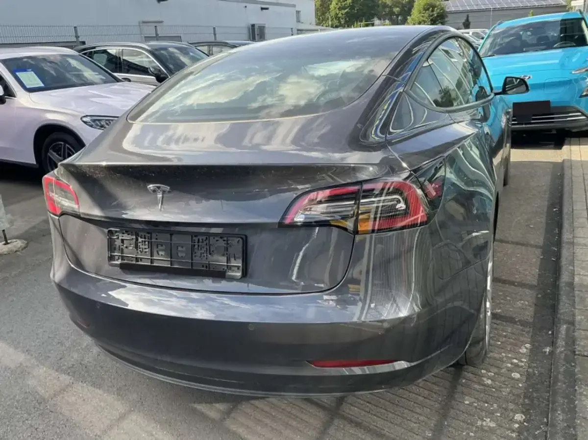 Usata Tesla Model 3 88 kW (120 CV) 2022 Grigio Berlina