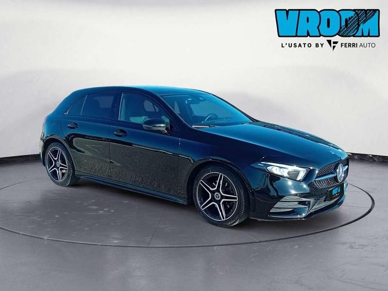 Usata Mercedes A180 Premium 116 CV (85 kW) 2019 Nero Berlina