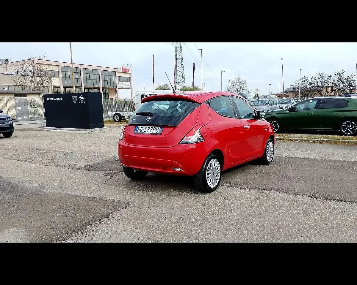 Usata Lancia Ypsilon S 69 CV (50 kW) 2017 Rosso Utilitaria