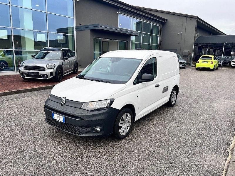 Usata VW Caddy Business 122 CV (89 kW) 2022 Bianco Monovolume