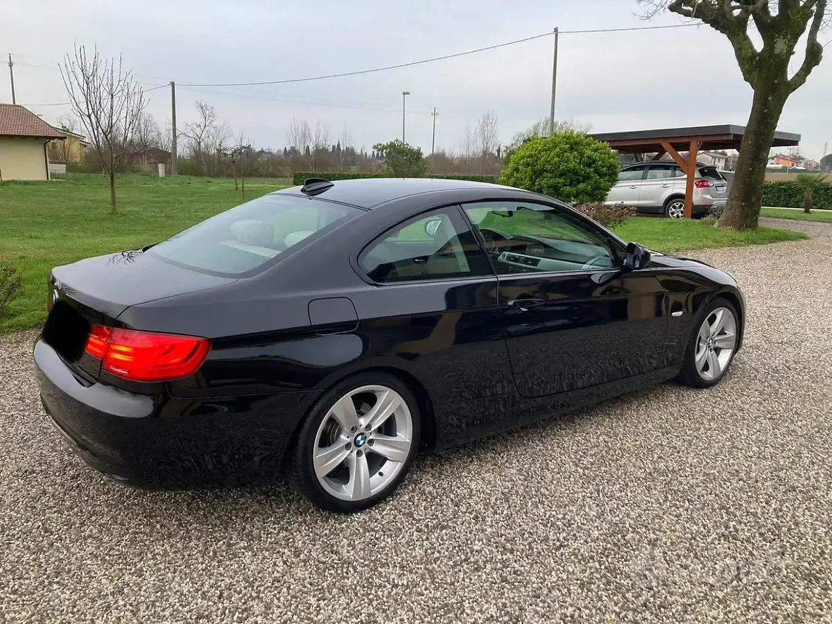 Usata BMW 320 184 CV (135 kW) 2012 Nero Coupé