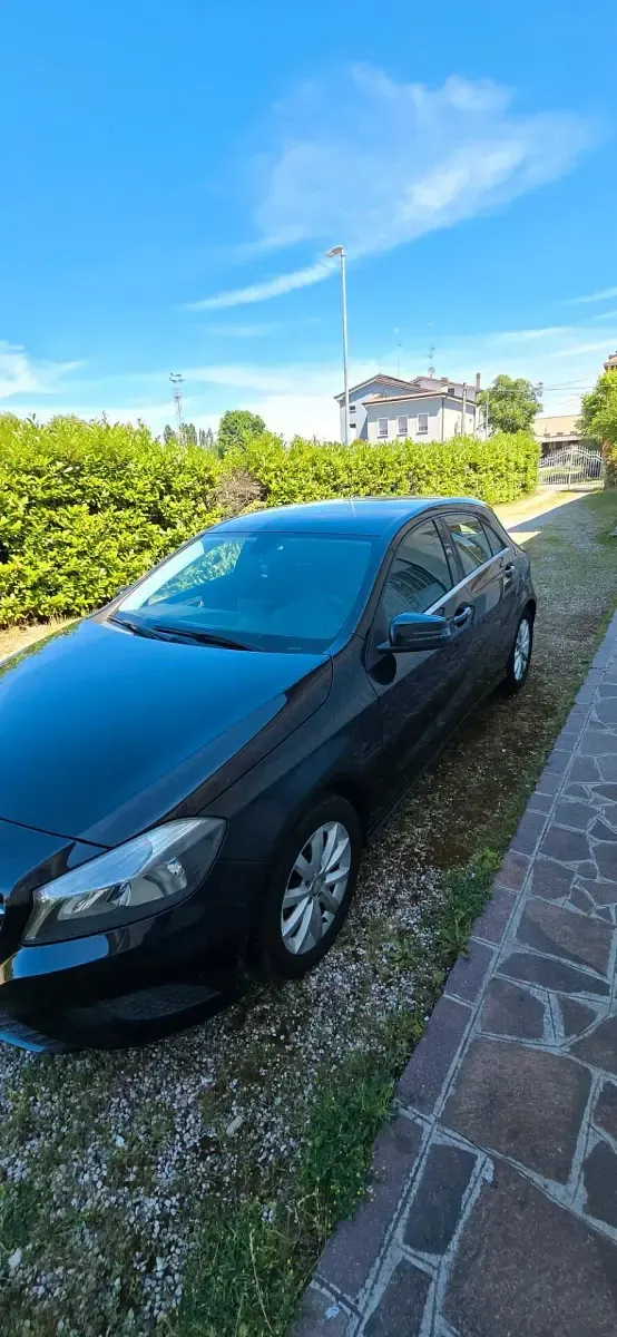 Usata Mercedes A180 Executive 109 CV (80 kW) 2014 Nero Utilitaria