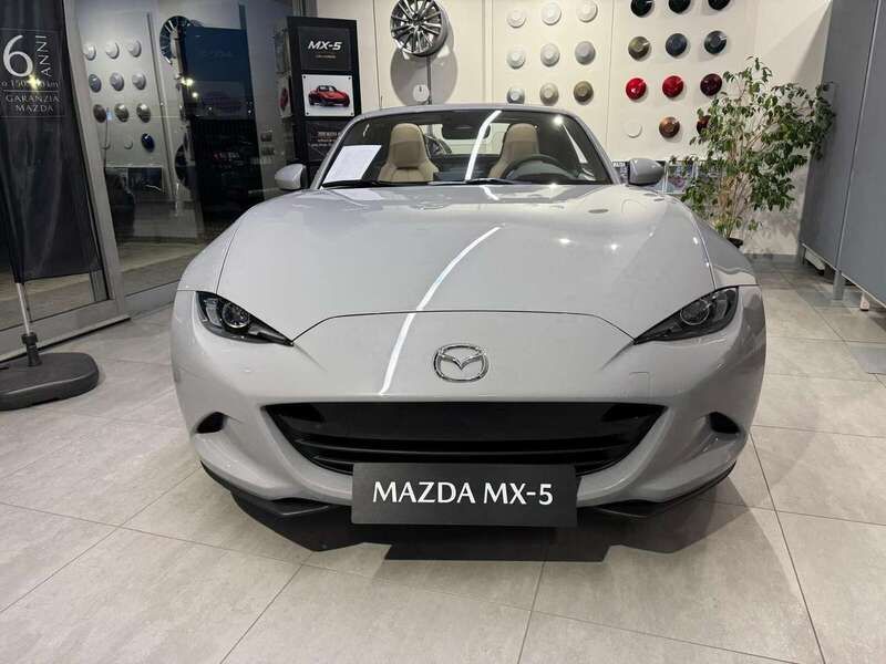 Nuova Mazda MX5 Kazari 132 CV (97 kW) 2025 Grigio Cabrio