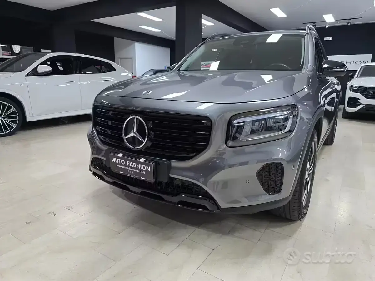 Usata Mercedes GLB200 Advanced 150 CV (110 kW) 2024 Grigio SUV