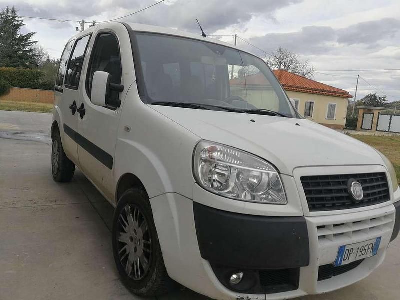 Usata Fiat Doblò Dynamic 105 CV (77 kW) 2008 Bianco Monovolume