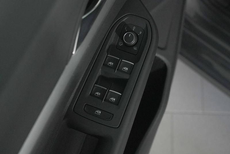 Usata VW Golf VIII Life 115 CV (84 kW) 2025