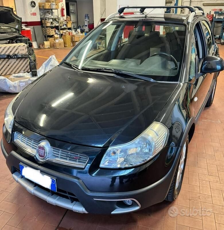 Nero Usata 2010 Fiat Sedici SUV | 5000 € - Immagine 1/4