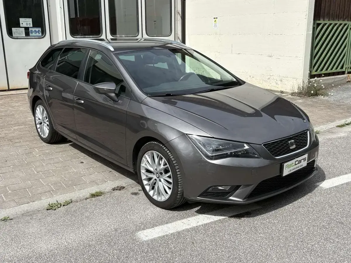 Usata Seat Leon Style 105 CV (77 kW) 2014 "technic" grau Station wagon