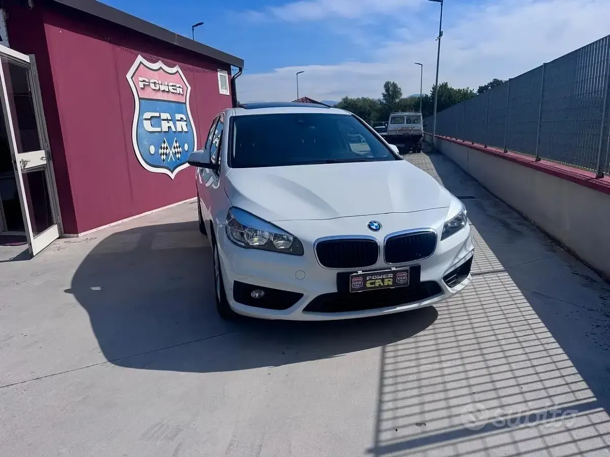 Usata BMW 216 Active Tourer Advantage 116 CV (85 kW) 2016 Bianco Monovolume