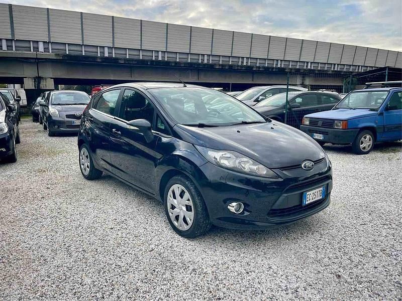 Usata Ford Fiesta Titanium 82 CV (60 kW) 2010 Nero Utilitaria