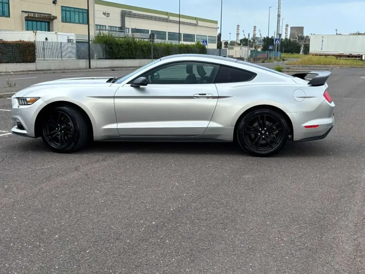 Usata Ford Mustang Fastback 317 CV (233 kW) 2016 Argento Coupé