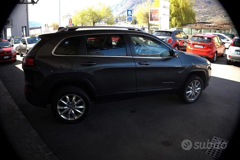 Usata Jeep Cherokee Limited 170 CV (125 kW) 2014 Grigio SUV