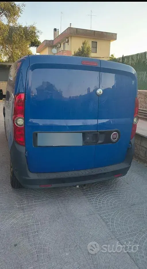 Usata Fiat Doblò 95 CV (69 kW) 2015 Bluazzurro Monovolume