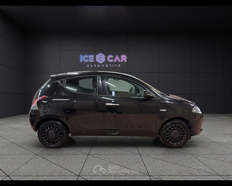 Gebraucht Lancia Ypsilon Silver 70 PS (51 kW) 2022 Schwarz Kleinwagen