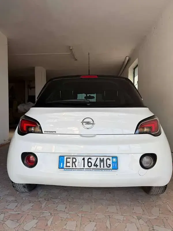 Usata Opel Adam 69 CV (50 kW) 2013 Bianco Utilitaria