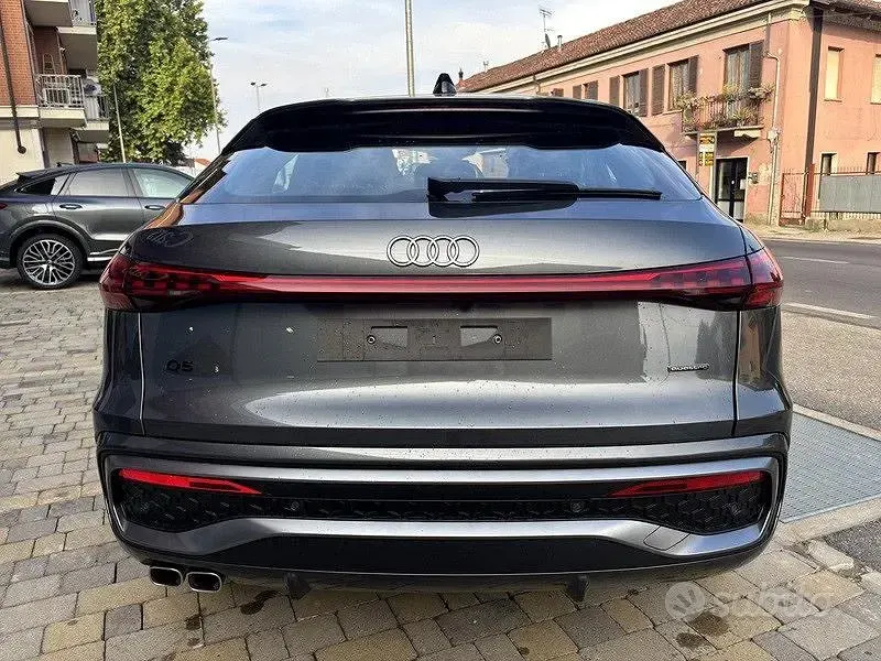 Nuova Audi Q5 Sportback S-Line 204 CV (150 kW) 2025 Grigio SUV