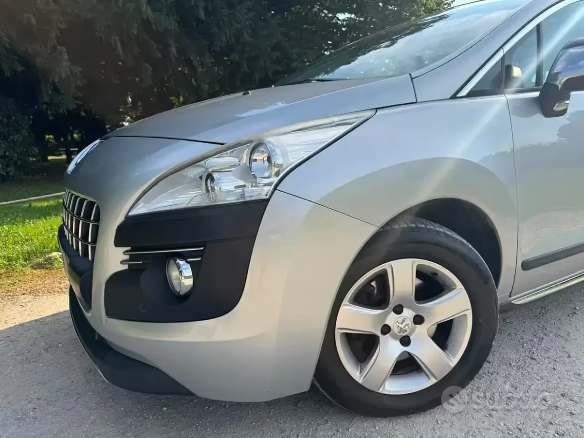 Usata Peugeot 3008 Business-Line 150 CV (110 kW) 2012 Grigio Station wagon