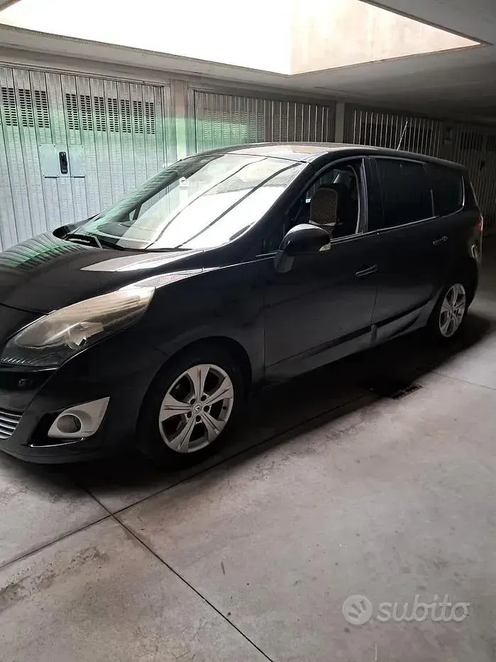 Usata Renault Scénic III 130 CV (95 kW) 2009 Nero Monovolume