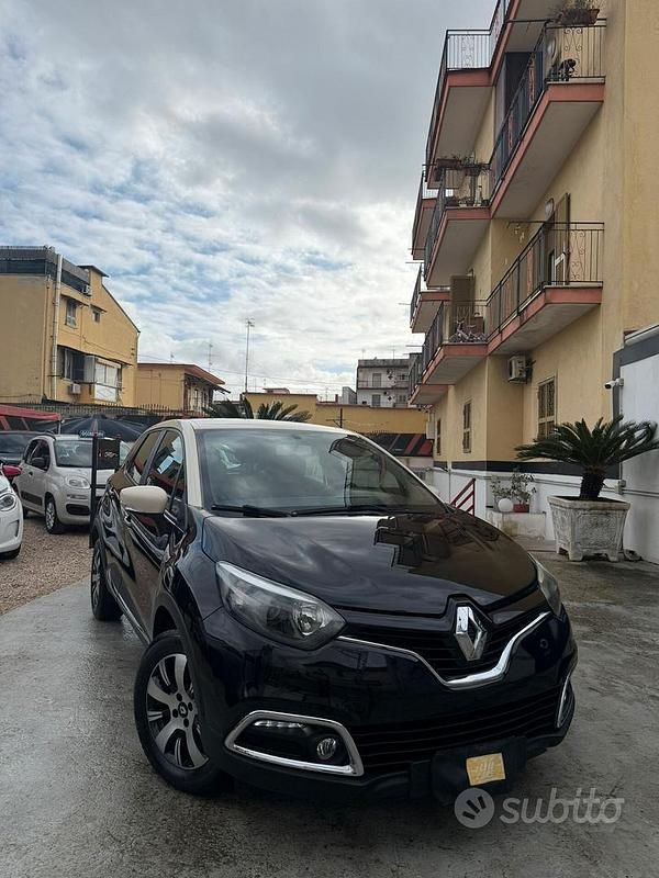 Usata Renault Captur Iconic 90 CV (66 kW) 2016 Nero SUV