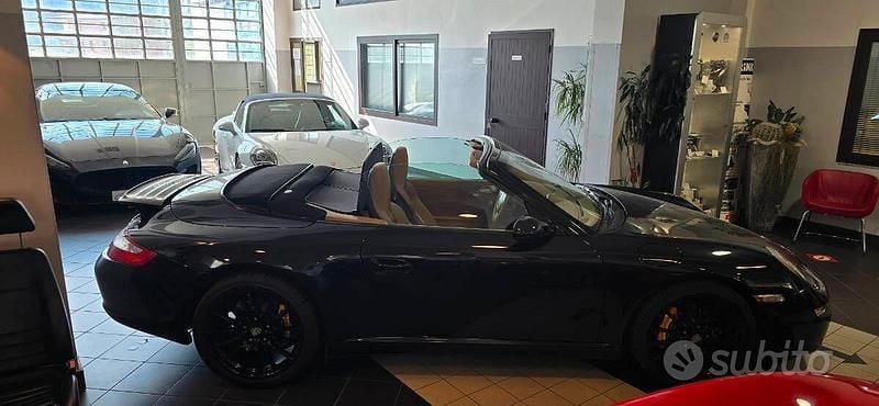 Usata Porsche 911 Carrera Cabriolet 325 CV (239 kW) 2005 Nero Cabrio