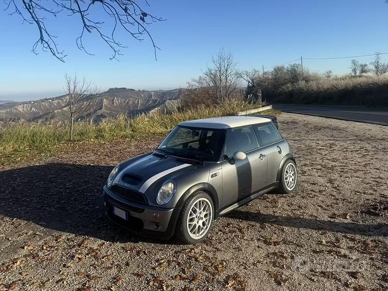 Usata Mini Cooper S 163 CV (119 kW) 2003 Grigio Utilitaria