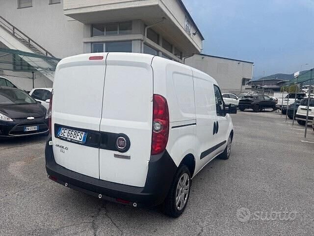Usata Fiat Doblò S 105 CV (77 kW) 2021 Bianco Monovolume