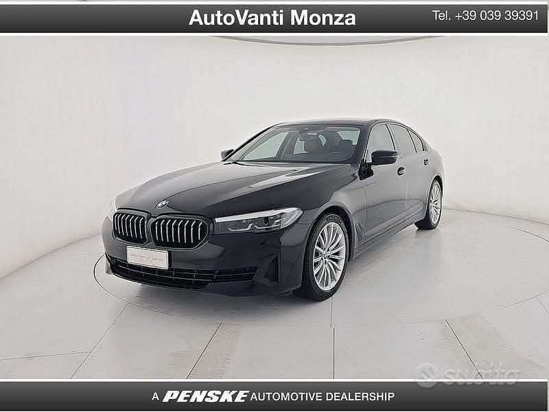 Nero Usata 2022 BMW 520 Luxury Line Berlina | 32.890 € (Ottimo prezzo) - Immagine 1/3