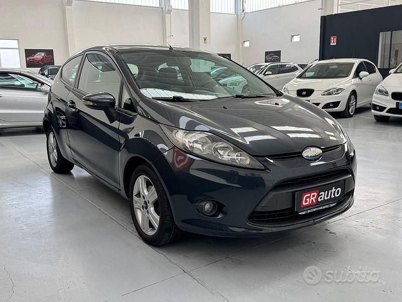 Usata Ford Fiesta Titanium 70 CV (51 kW) 2010 Other Utilitaria