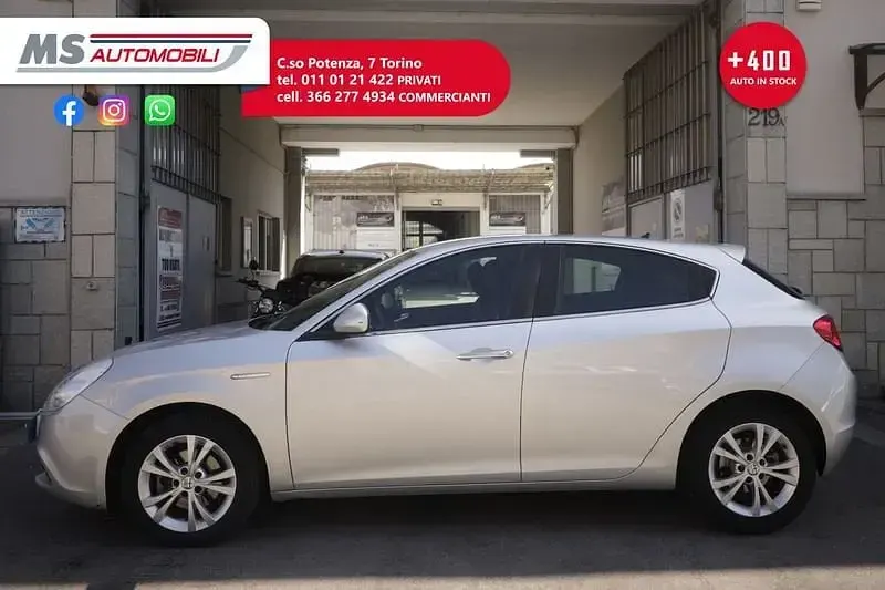 Usata Alfa Romeo Giulietta Exclusive 105 CV (77 kW) 2013 Argento Utilitaria