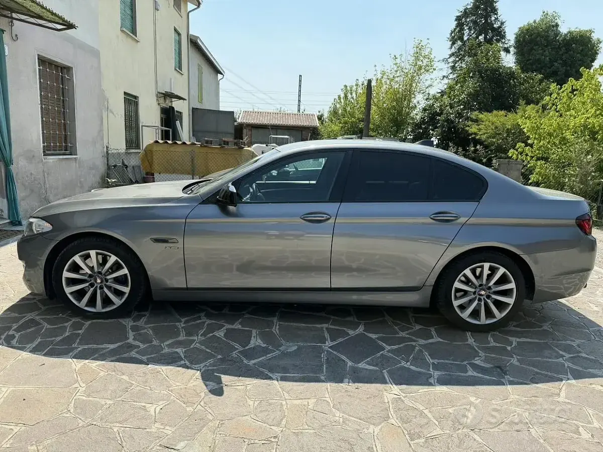 Usata BMW 530 Efficient Dynamics 258 CV (189 kW) 2011 Grigio Berlina