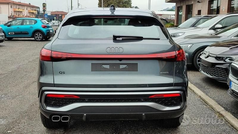 Nuova Audi Q5 Sportback S-Line 204 CV (150 kW) 2025 Grigio SUV