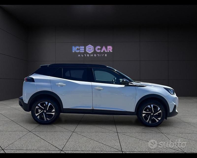 Usado Peugeot 2008 GT 131 HP (96 kW) 2022 Branco SUV