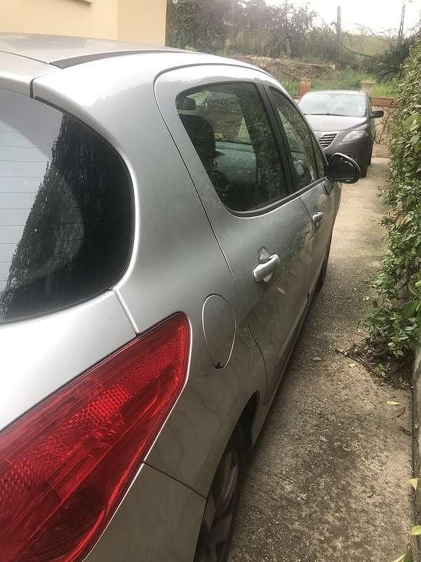 Usata Peugeot 308 Premium 109 CV (80 kW) 2010 Berlina