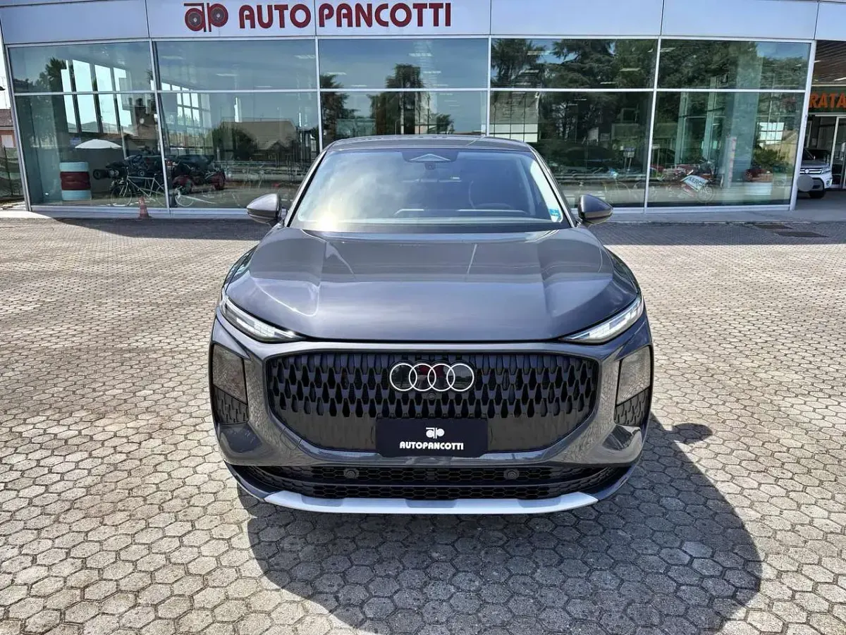 Nuova Audi Q3 Sportback Advanced 150 CV (110 kW) 2026 Grigio tambora metallizzato SUV