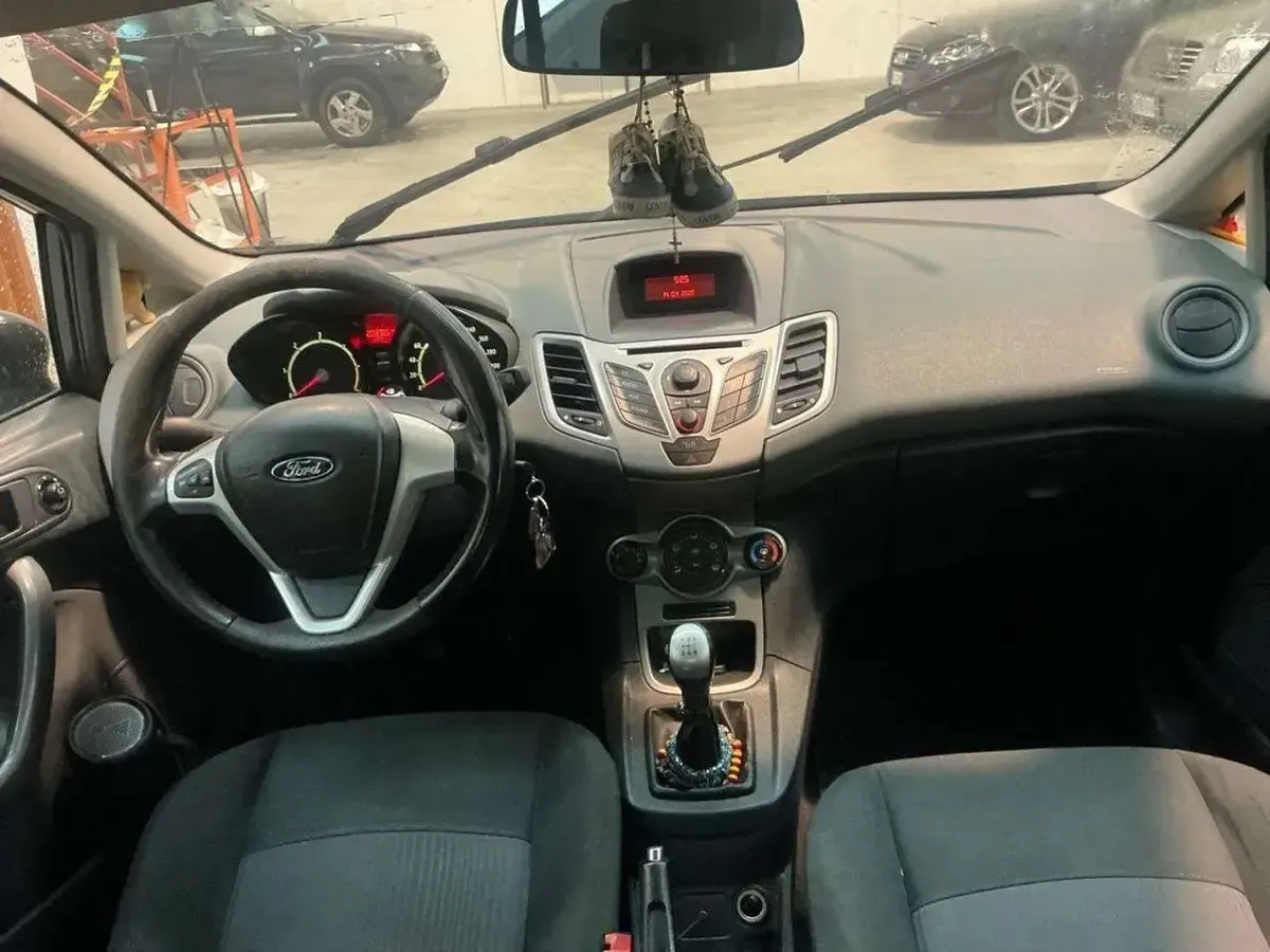 Usata Ford Fiesta Titanium 69 CV (50 kW) 2010 Grigio Berlina