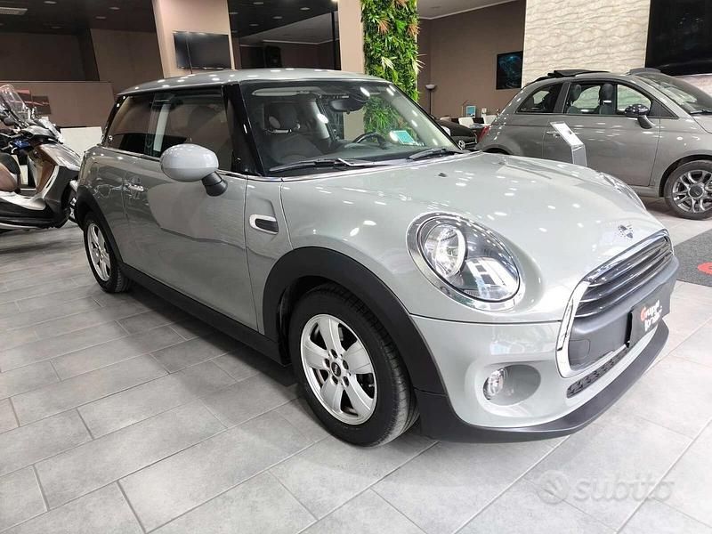 Usata Mini ONE 102 CV (75 kW) 2020 Grigio Utilitaria