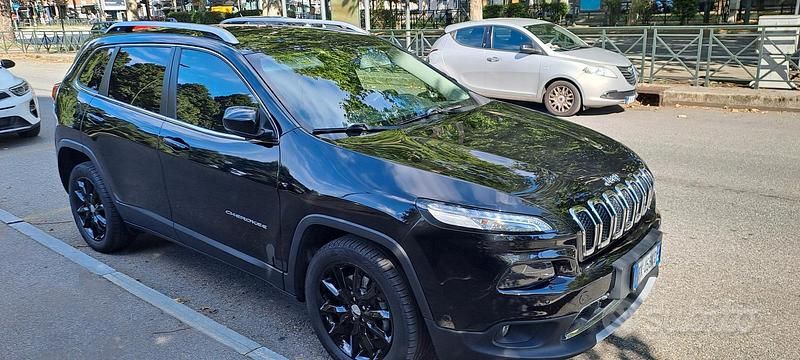 Usata 2017 Jeep Cherokee SUV | 15.800 € (Cara) - Immagine 1/3