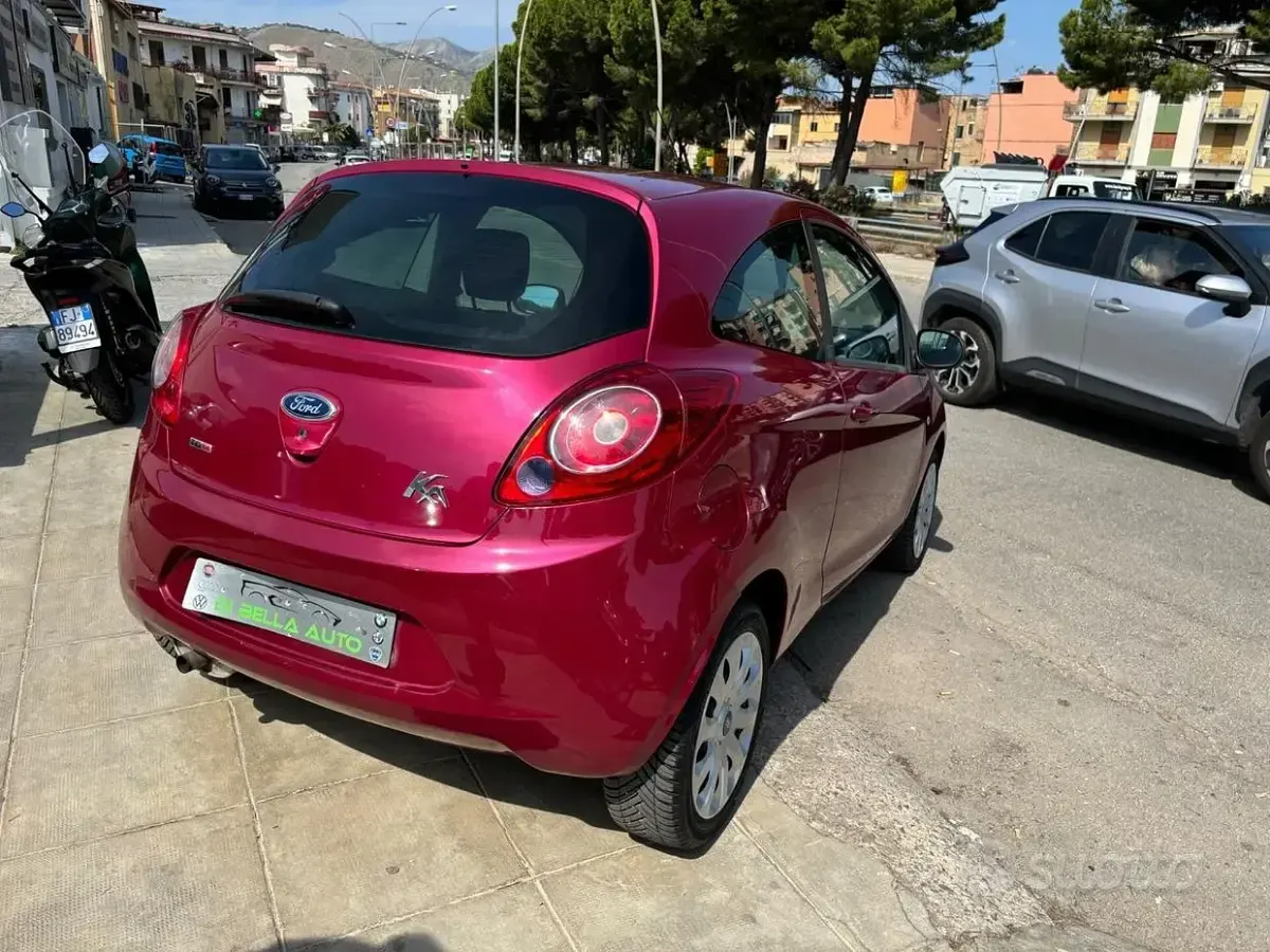 Usata Ford Ka Titanium 75 CV (55 kW) 2013 Rosso Utilitaria