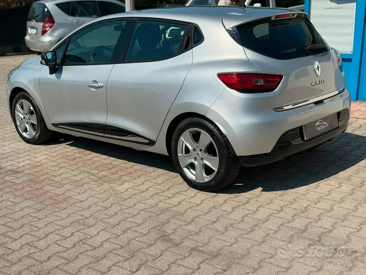 Usata Renault Clio IV Zen 73 CV (53 kW) 2016 Grigio Berlina