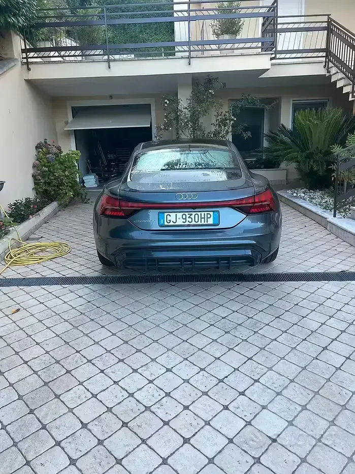 Usata Audi e-tron GT quattro 139 kW (190 CV) 2022 Blu Berlina