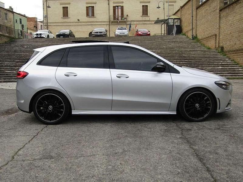 Usata Mercedes B200 Premium Plus 150 CV (110 kW) 2019 Argento Monovolume