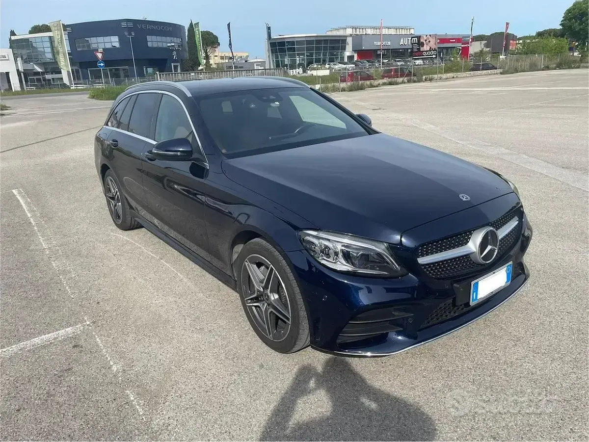Usata Mercedes C220 AMG 170 CV (125 kW) 2019 Blu Station wagon
