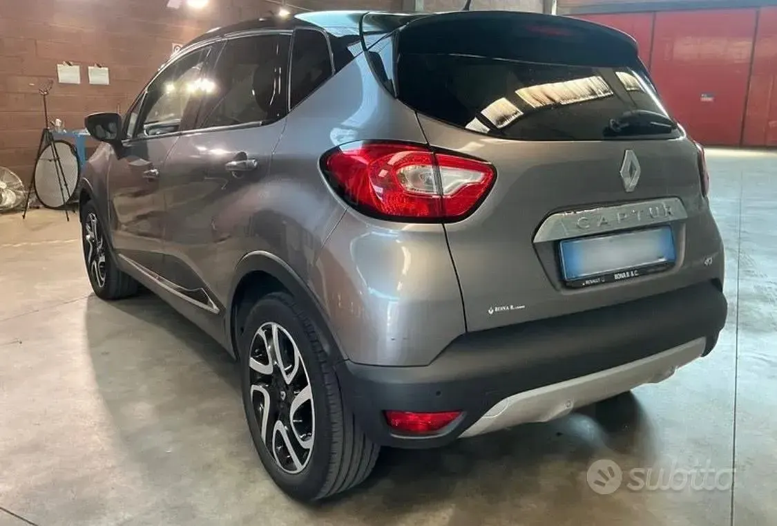 Usata Renault Captur 90 CV (66 kW) 2015 Grigio SUV