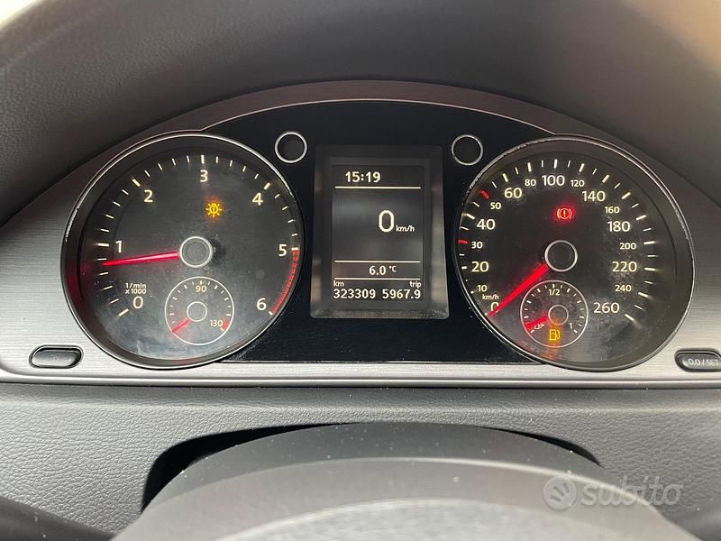 Usata VW Passat 105 CV (77 kW) 2012 Nero Berlina