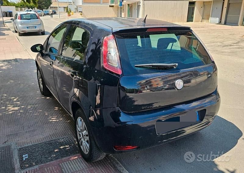 Usata Fiat Punto Lounge 69 CV (50 kW) 2014 Nero Berlina